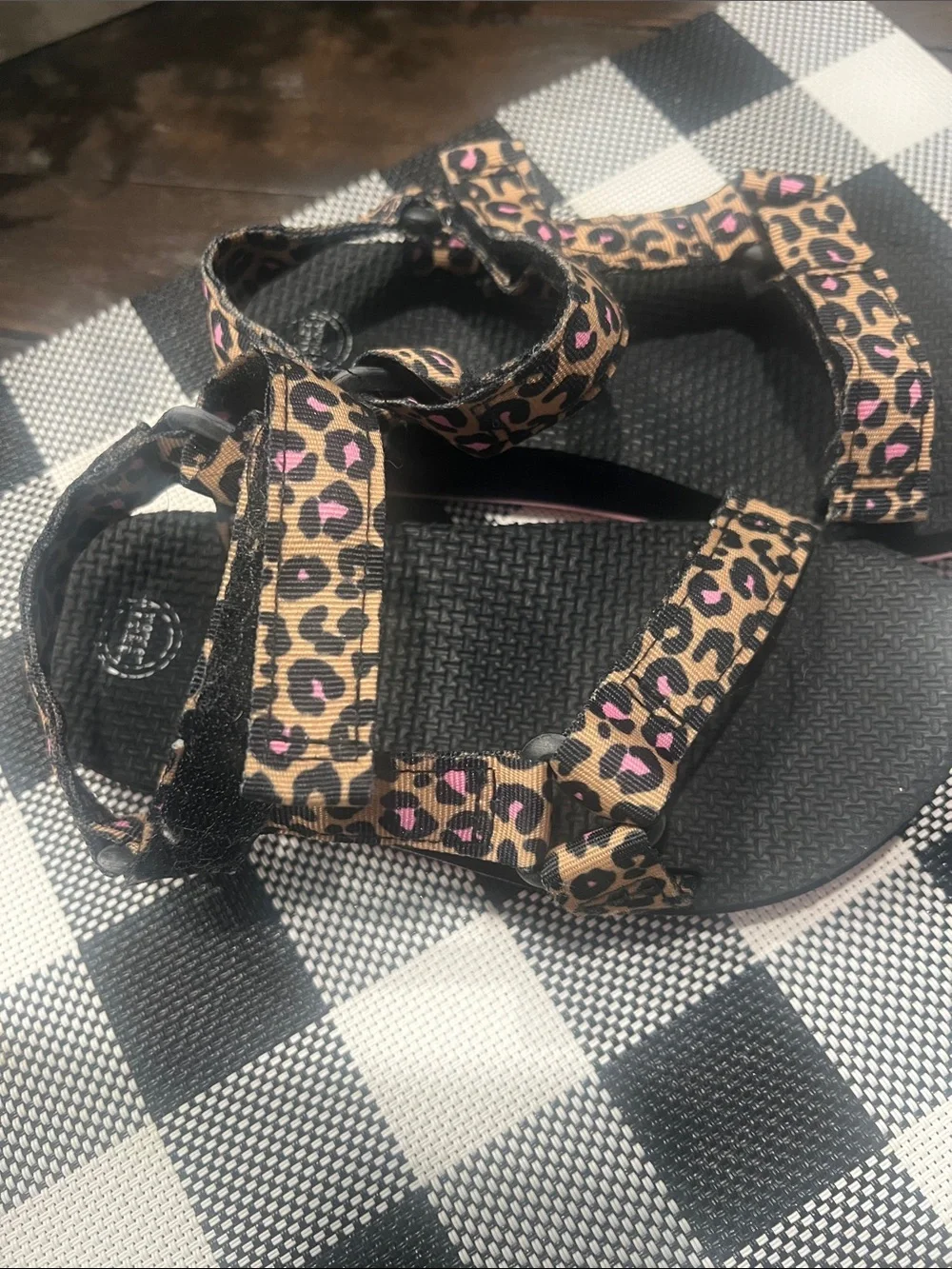 Sporto Leopard Print Strappy Sandals & Purple White Flip Flops